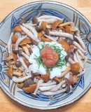 キノコの梅煮と山芋トロロの和風パスタ