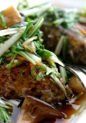 水菜ときのこのジューシーソースハンバーグ-レシピのメイン写真