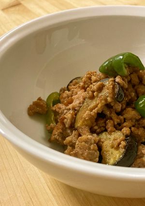 ご飯が進む♪ ピーマンとナスのひき肉炒め-レシピのメイン写真