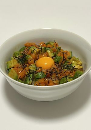 ピリ辛サーモンユッケ丼-レシピのメイン写真