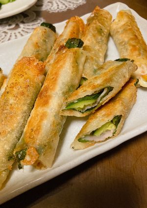 餃子の皮〜ズッキーニとベーコンチーズ焼き-レシピのメイン写真