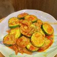 豚バラ肉とズッキーニのキムチ炒め