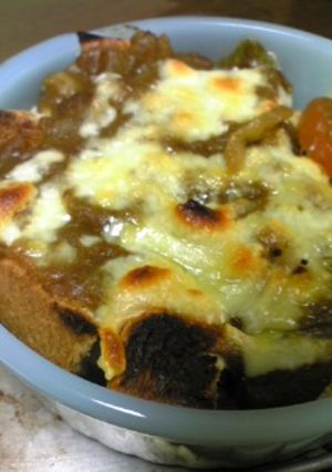 余ったカレーを使って!!パンdeグラタン-レシピのメイン写真