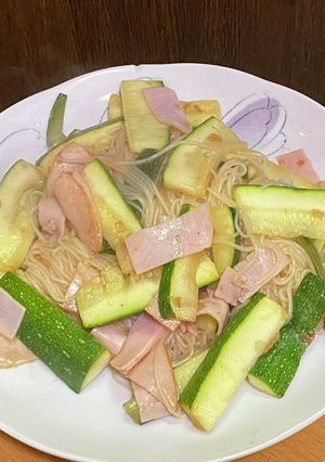 梅肉&ズッキーニで素麺チャンプルー-レシピのメイン写真