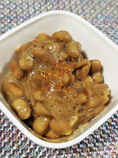 3分で完成!なめ茸と七味のおつまみ納豆-レシピのメイン写真