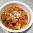 夏野菜たっぷり!玉ねぎ麹のひき肉トマト煮