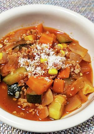 夏野菜たっぷり！玉ねぎ麹のひき肉トマト煮-レシピのメイン写真