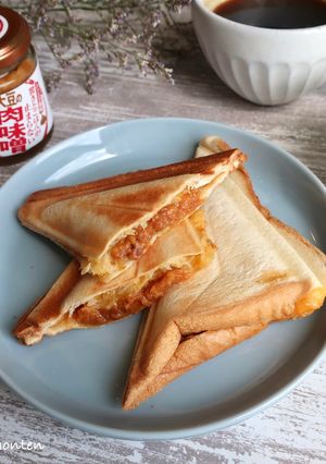 大豆の肉味噌×チーズのホットサンド-レシピのメイン写真