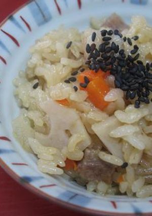 オイスターソースでガッツリ　炊き込みご飯-レシピのメイン写真
