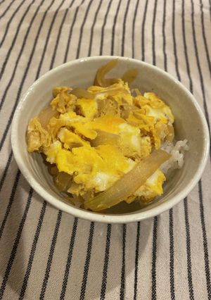 玉ねぎの卵とじ（カツなしカツ丼の具）-レシピのメイン写真
