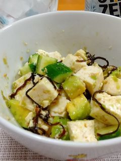 アボカドと豆腐とキュウリの塩昆布あえ-レシピのメイン写真