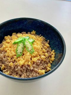 鶏と卵のそぼろご飯-レシピのメイン写真