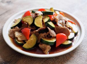 ズッキーニと豚肉のオイスターソース炒め-レシピのメイン写真