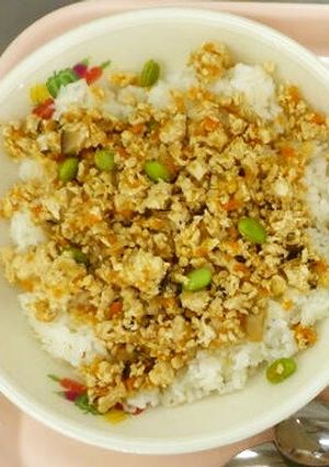 鶏そぼろごはん★宇都宮学校給食-レシピのメイン写真