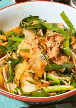 野菜たっぷりで味付け簡単☆豚キムチ炒め-レシピのメイン写真