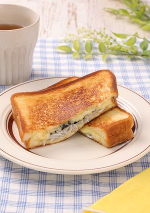 フライパンで！しらすのチーズホットサンド-レシピのメイン写真