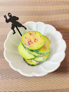 5分【ズッキーニ】梅マヨ✖️ゆかり漬-レシピのメイン写真