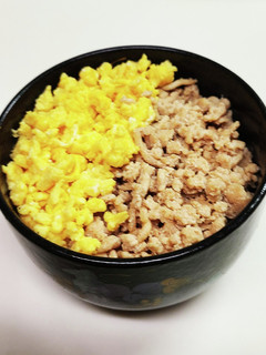 簡単な親子そぼろ丼♪お弁当にもgood-レシピのメイン写真