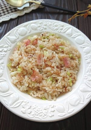 ベーコンとキャベツの◯◯素でチャーハン-レシピのメイン写真