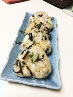 W紫蘇おにぎり♡大葉・しそ昆布・炒りごま-レシピのメイン写真
