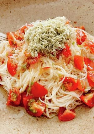 ごま油香る〜とろろ昆布とトマトのそうめん-レシピのメイン写真