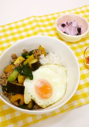 夏野菜たっぷりガパオ風ライス-レシピのメイン写真