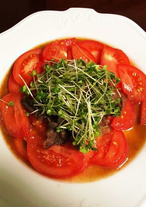 夏にぴったり。トマトの牛肉乗せ。-レシピのメイン写真