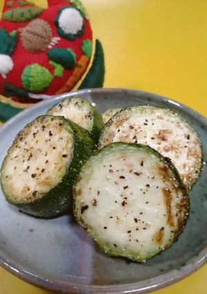 ズッキーニのペッパー焼き-レシピのメイン写真