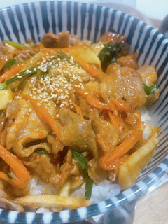 ニラと豚こまのビビンバ丼-レシピのメイン写真