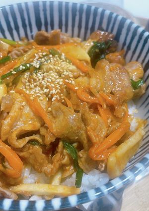 ニラと豚こまのビビンバ丼-レシピのメイン写真
