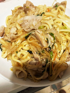 なんでも入れちゃえ焼きうどん-レシピのメイン写真