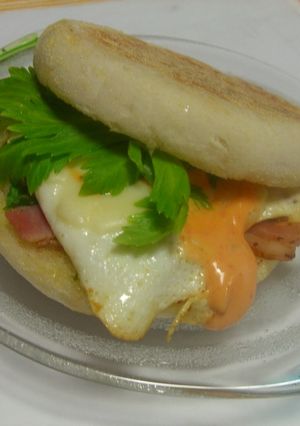 野菜に目玉焼き朝食マフィン-レシピのメイン写真