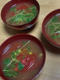 とうもろこしの芯を使ったトマトの味噌汁-レシピのメイン写真