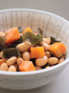 ヘルシーおかず♪大豆と昆布と人参の煮物-レシピのメイン写真