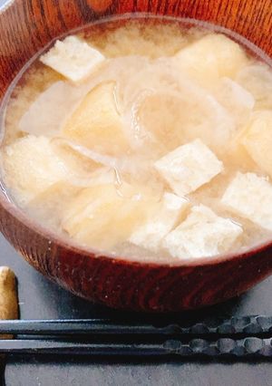 油揚げ、玉ねぎ、生姜の味噌汁-レシピのメイン写真