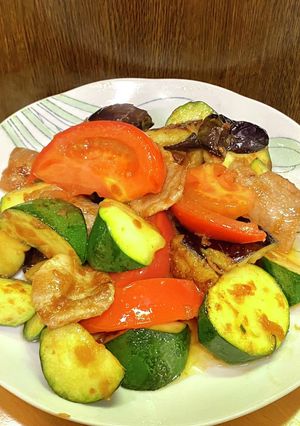 夏野菜と豚バラ肉の梅肉炒め-レシピのメイン写真