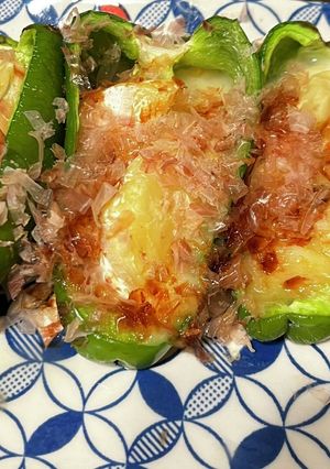おつまみに！ピーマンのカマンベール焼き-レシピのメイン写真