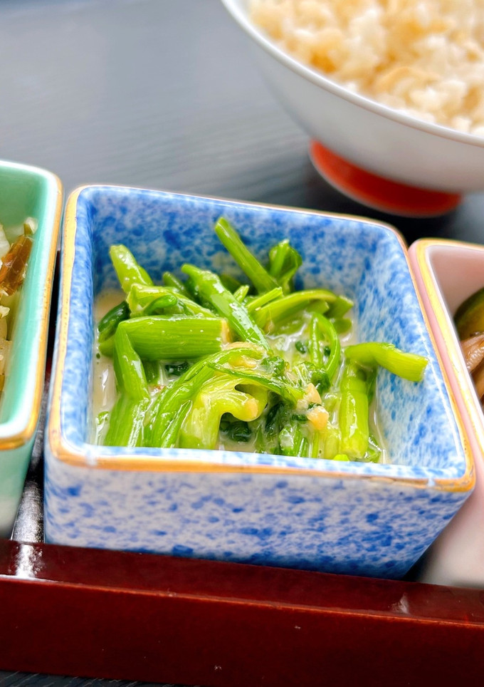 簡単副菜♪セリの練りゴマ和え-レシピのメイン写真