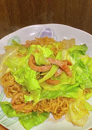 サリ麺でレタスとソーセージの焼きそば-レシピのメイン写真