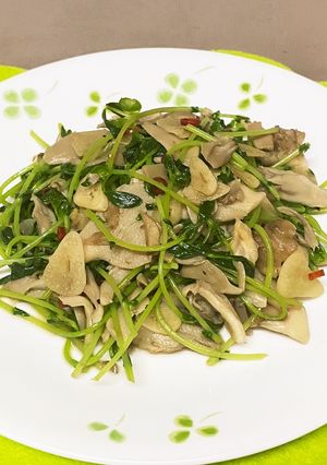豆苗と舞茸のペペロン風炒め-レシピのメイン写真