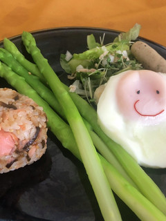 鮭と塩昆布のおにぎり-レシピのメイン写真