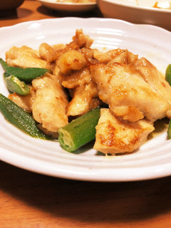 鶏胸肉とオクラの炒め煮玉ねぎ麹-レシピのメイン写真
