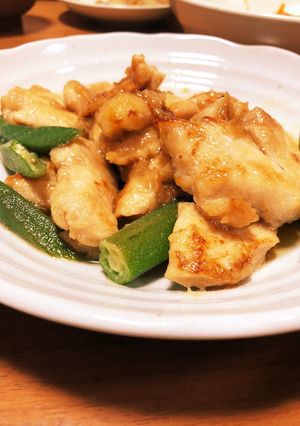 鶏胸肉とオクラの炒め煮玉ねぎ麹-レシピのメイン写真