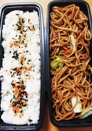 R5/6/30 焼きそば弁当-レシピのメイン写真