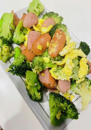 ブロッコリーとウインナーの簡単炒め-レシピのメイン写真