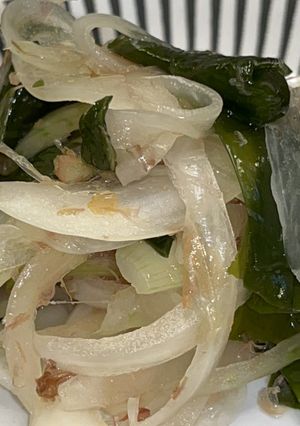 玉ねぎとわかめの酢の物-レシピのメイン写真