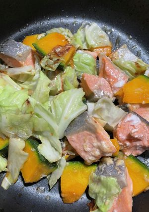 10分ほっとけ！鮭と粉チーズの蒸し焼き-レシピのメイン写真