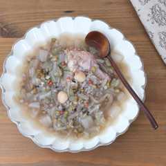 รูปของ 【薬膳】夏のからだを癒す雑穀チキンスープ