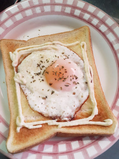簡単★目玉焼きドテトースト-レシピのメイン写真