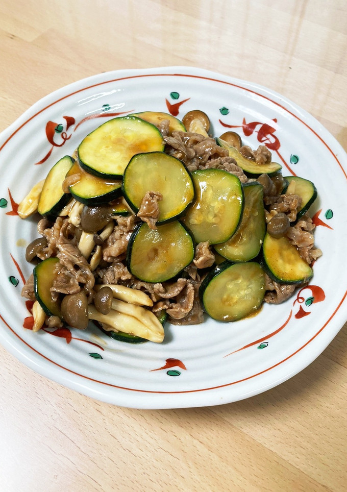 ズッキーニと牛こま肉としめじの中華炒め-レシピのメイン写真